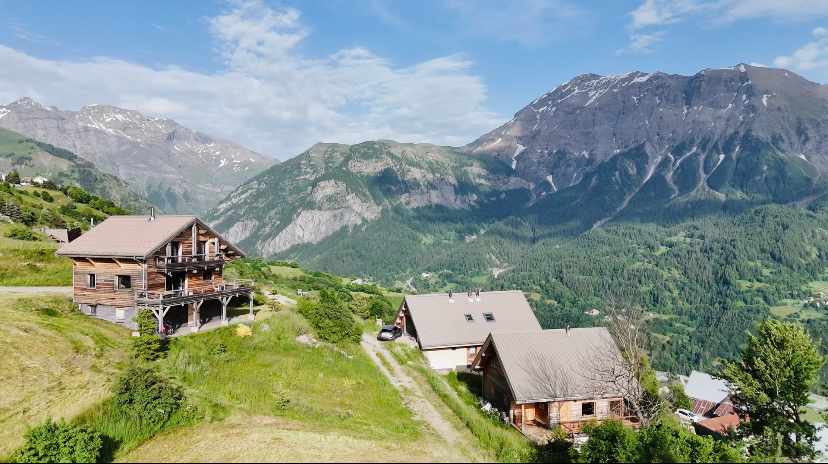 Vue aérienne du chalet